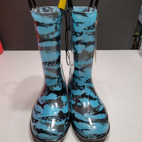 NEW Light Up Rain boots, Ocean SHARKS design, kid size 11 12 - Picture 4 of 9